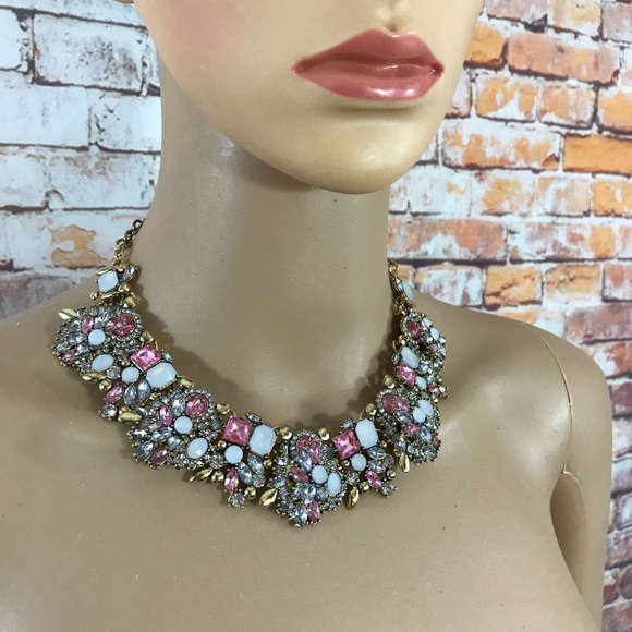 Jewelry - New Jeweled Statement Bib Necklace